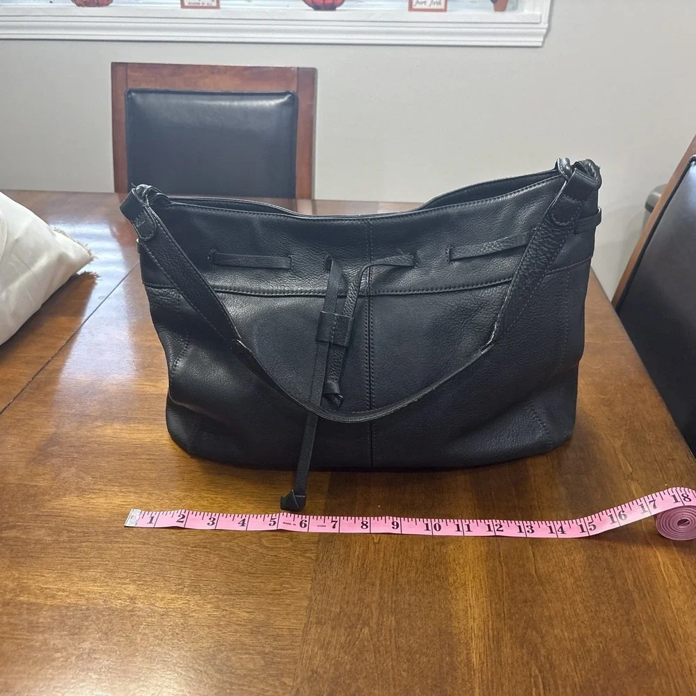 JJill Black Leather Shoulder Bag Purse Handbag Magnet Closure - Picture 1 of 13